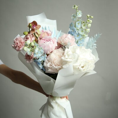 Bouquet of flowers called "Attractive fragrance"