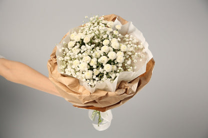 Bouquets of flowers called "Anti-Crisis Trio"