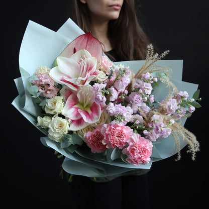 Spreading Bouquet "Pink mist"